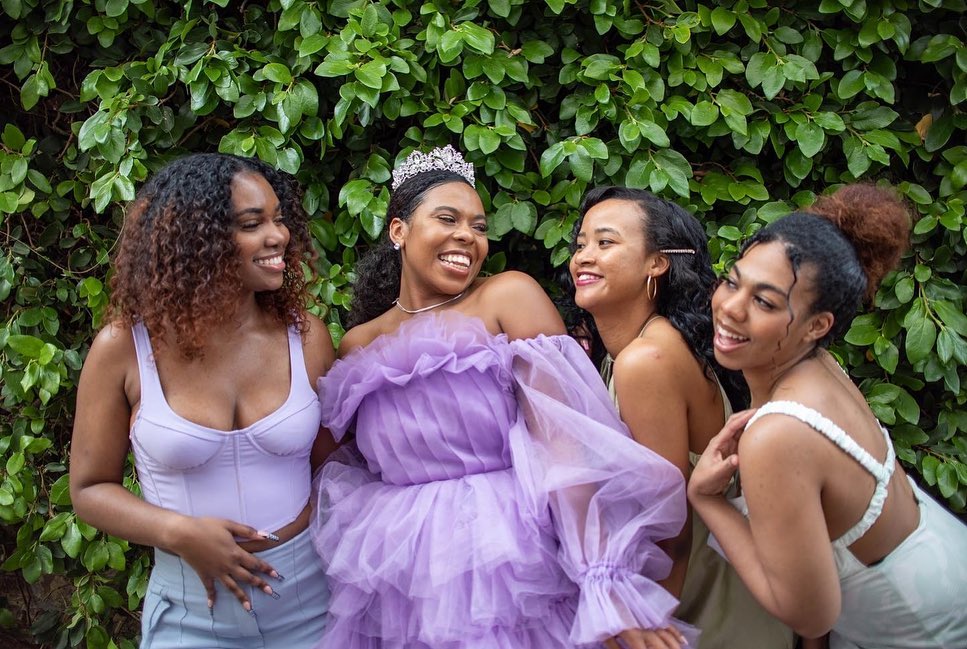 The Delessavynne (Reg + Curvy) Dress