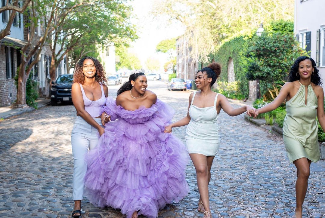The Delessavynne (Reg + Curvy) Dress